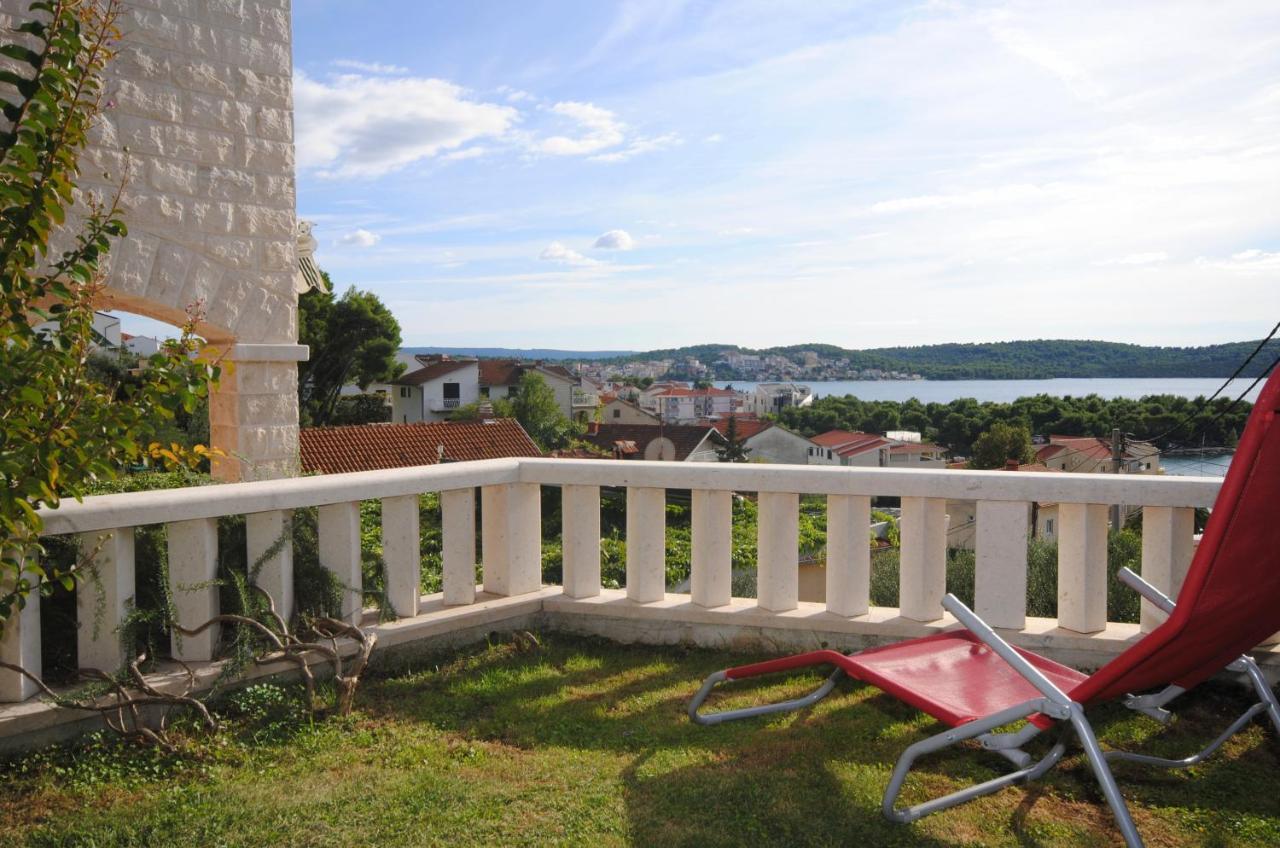 Seaview Luxury Apartment "Lucy" With Terrace & Vintage Summer Kitchen Trogir Exterior foto